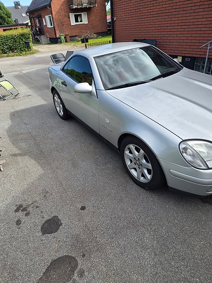 Mercedes-Benz SLK230 3 of 5