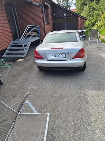 Mercedes-Benz SLK230 4 of 5
