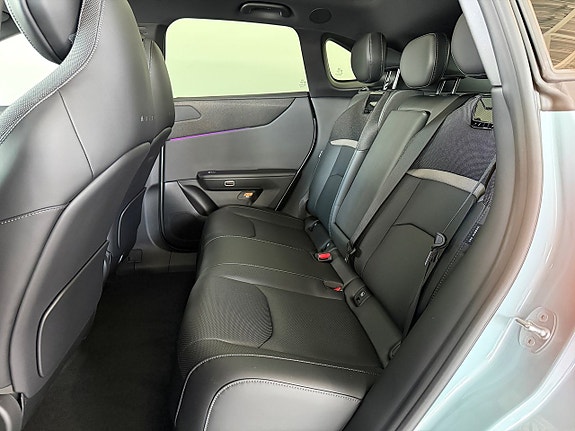 Mazda CX-6e 12 of 15