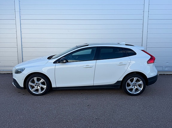 Volvo V40 Cross Country 4 of 16