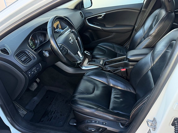 Volvo V40 Cross Country 16 of 16