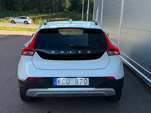 Volvo V40 Cross Country 6 of 16