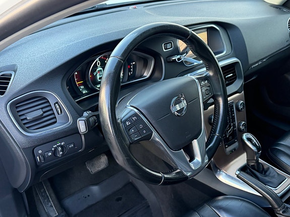 Volvo V40 Cross Country 14 of 16