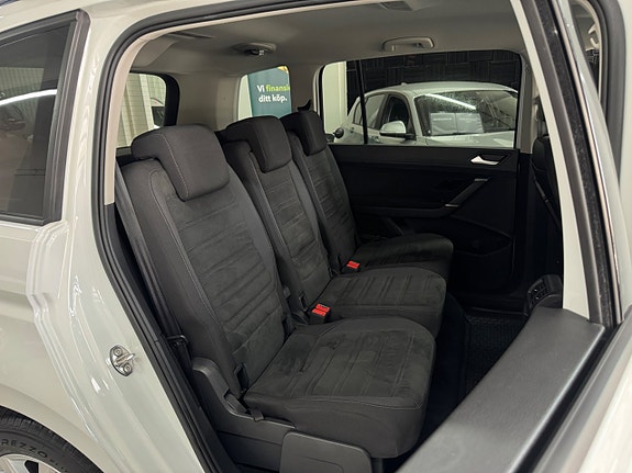 Volkswagen Touran 19 of 22