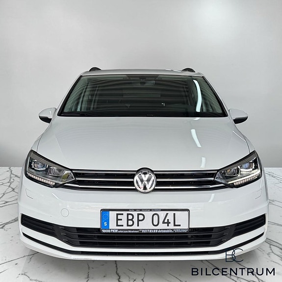 Volkswagen Touran 2 of 22