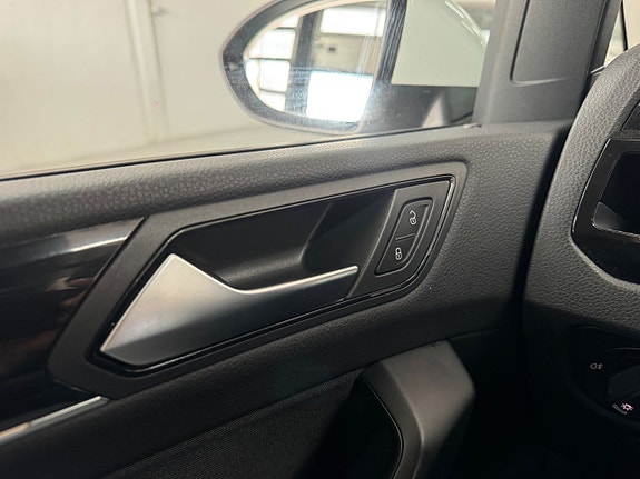 Volkswagen Touran 10 of 22