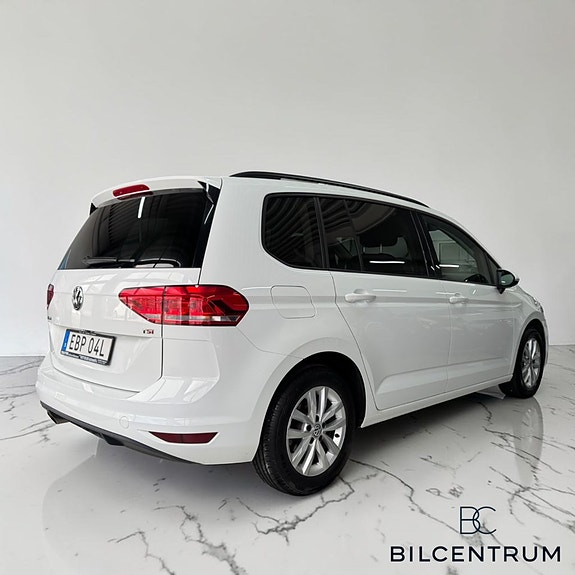 Volkswagen Touran 4 of 22