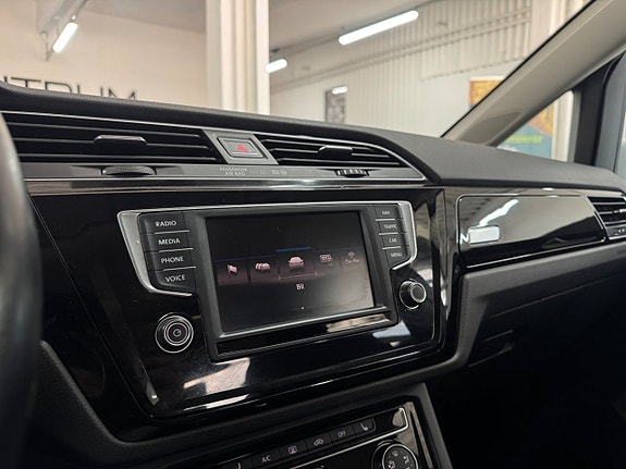 Volkswagen Touran 13 of 22
