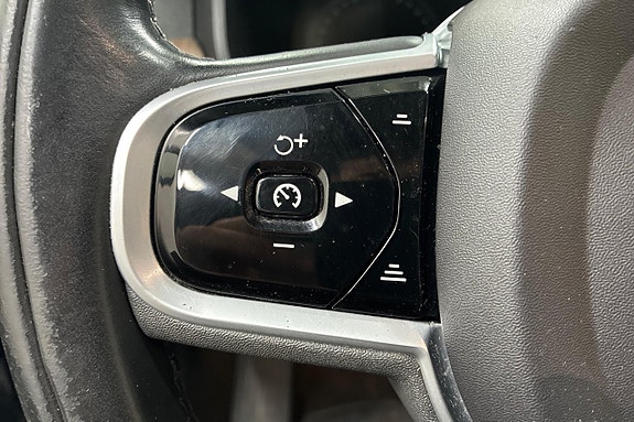 Volvo V90 Cross Country 23 of 28