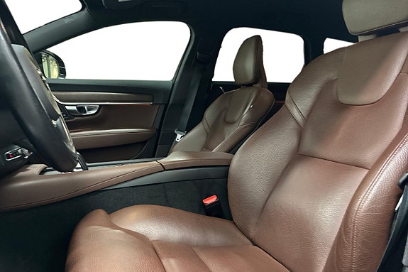 Volvo V90 Cross Country 13 of 28