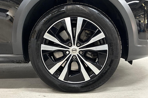 Volvo V90 Cross Country 11 of 28
