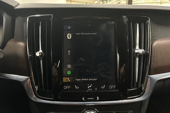 Volvo V90 Cross Country 22 of 28