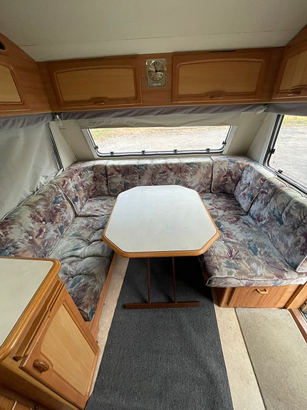 Sävsjö Euroline 5.6 SR – 1994 | Barnkammare | Solpaneler | Stereo | Vinterbonad 5 of 12
