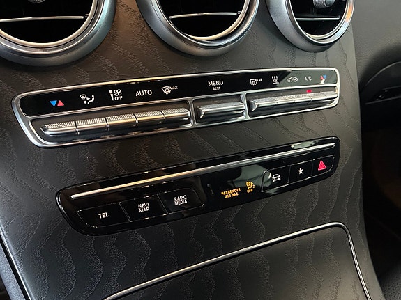 Mercedes-Benz GLC300 e 23 of 27