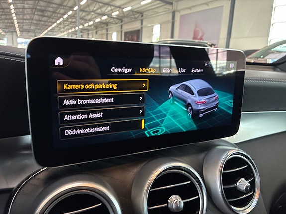 Mercedes-Benz GLC300 e 25 of 27