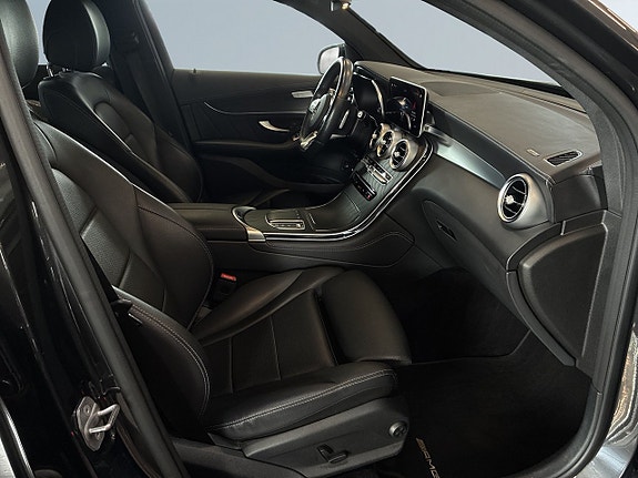Mercedes-Benz GLC300 e 10 of 27