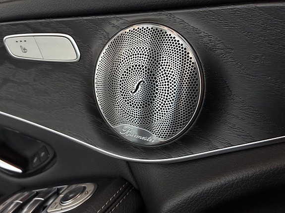 Mercedes-Benz GLC300 e 20 of 27