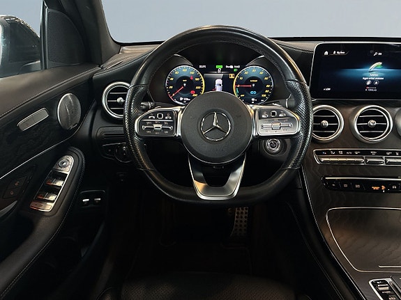 Mercedes-Benz GLC300 e 9 of 27