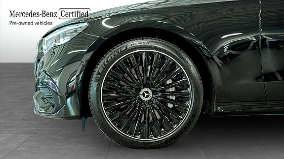 Mercedes-Benz E400 e 9 of 26