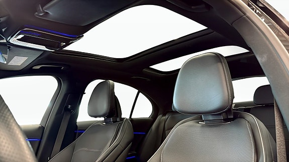 Mercedes-Benz E400 e 13 of 26