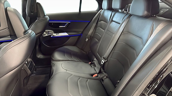 Mercedes-Benz E400 e 17 of 26