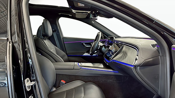 Mercedes-Benz E400 e 3 of 26