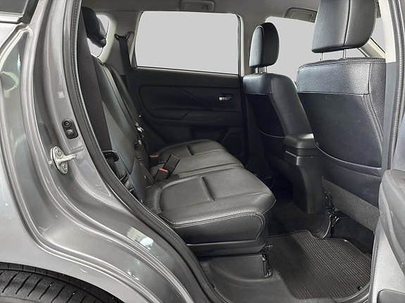 Mitsubishi Outlander 18 of 23