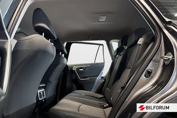 Toyota RAV4 10 of 15