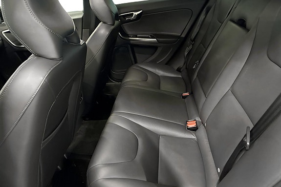 Volvo V60 Cross Country 16 of 30