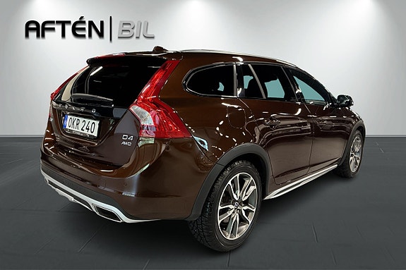 Volvo V60 Cross Country 10 of 30