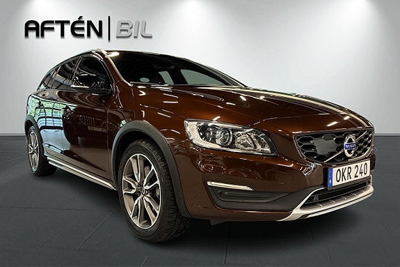 Volvo V60 Cross Country 4 of 30