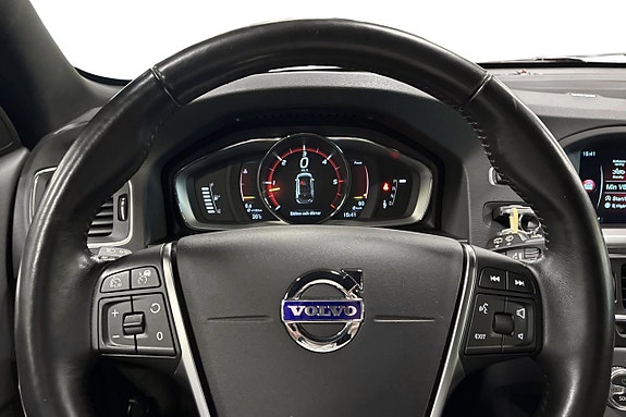 Volvo V60 Cross Country 12 of 30