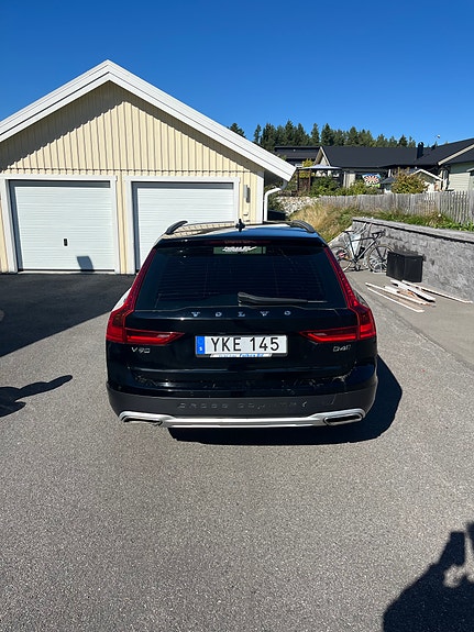 Volvo V90 Cross Country 3 of 9