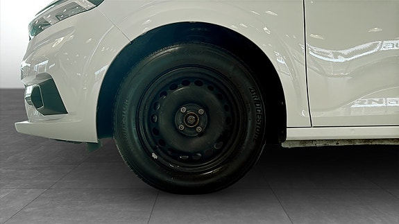Dacia Sandero 9 of 19