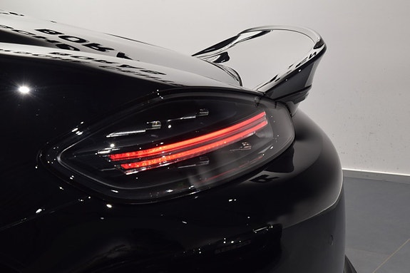 Porsche 718 Spyder 12 of 16