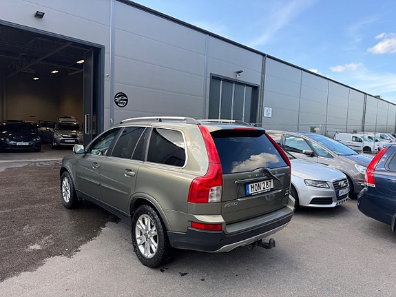 Volvo XC90 3 of 15