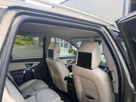 Volvo XC90 12 of 15