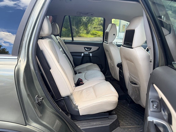 Volvo XC90 9 of 15