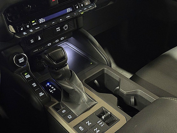 Toyota Land Cruiser 17 of 26