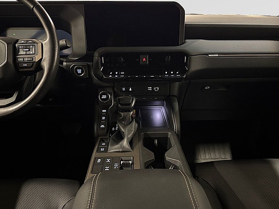 Toyota Land Cruiser 14 of 26
