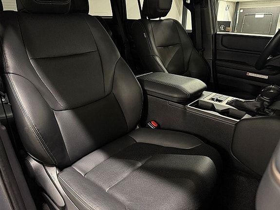 Toyota Land Cruiser 18 of 26