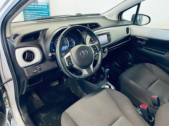 Toyota Yaris 6 of 16