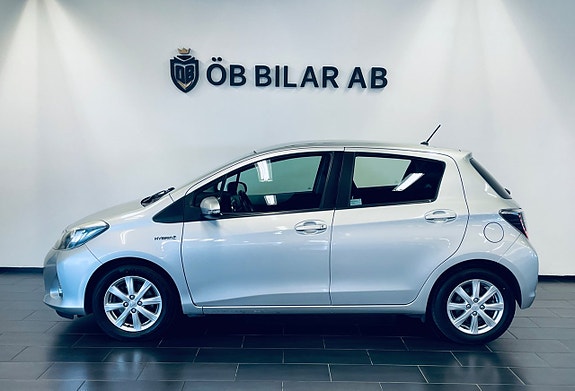 Toyota Yaris 4 of 16