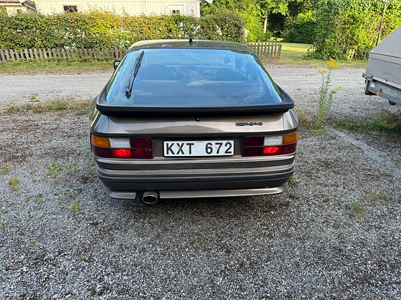Porsche 944 4 of 7