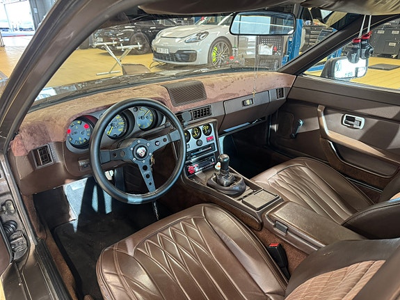 Porsche 944 5 of 7