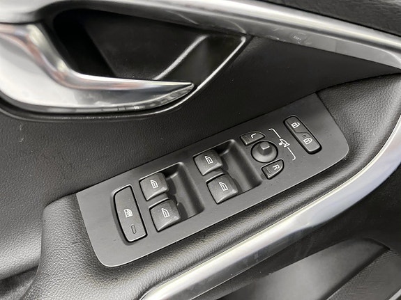 Volvo V40 Cross Country 17 of 20