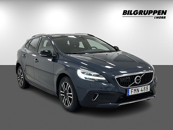 Volvo V40 Cross Country 3 of 20