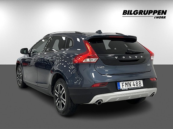 Volvo V40 Cross Country 6 of 20