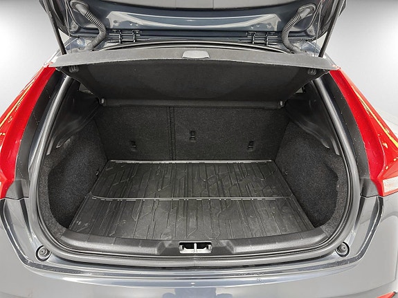 Volvo V40 Cross Country 14 of 20