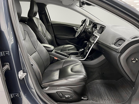 Volvo V40 Cross Country 15 of 20